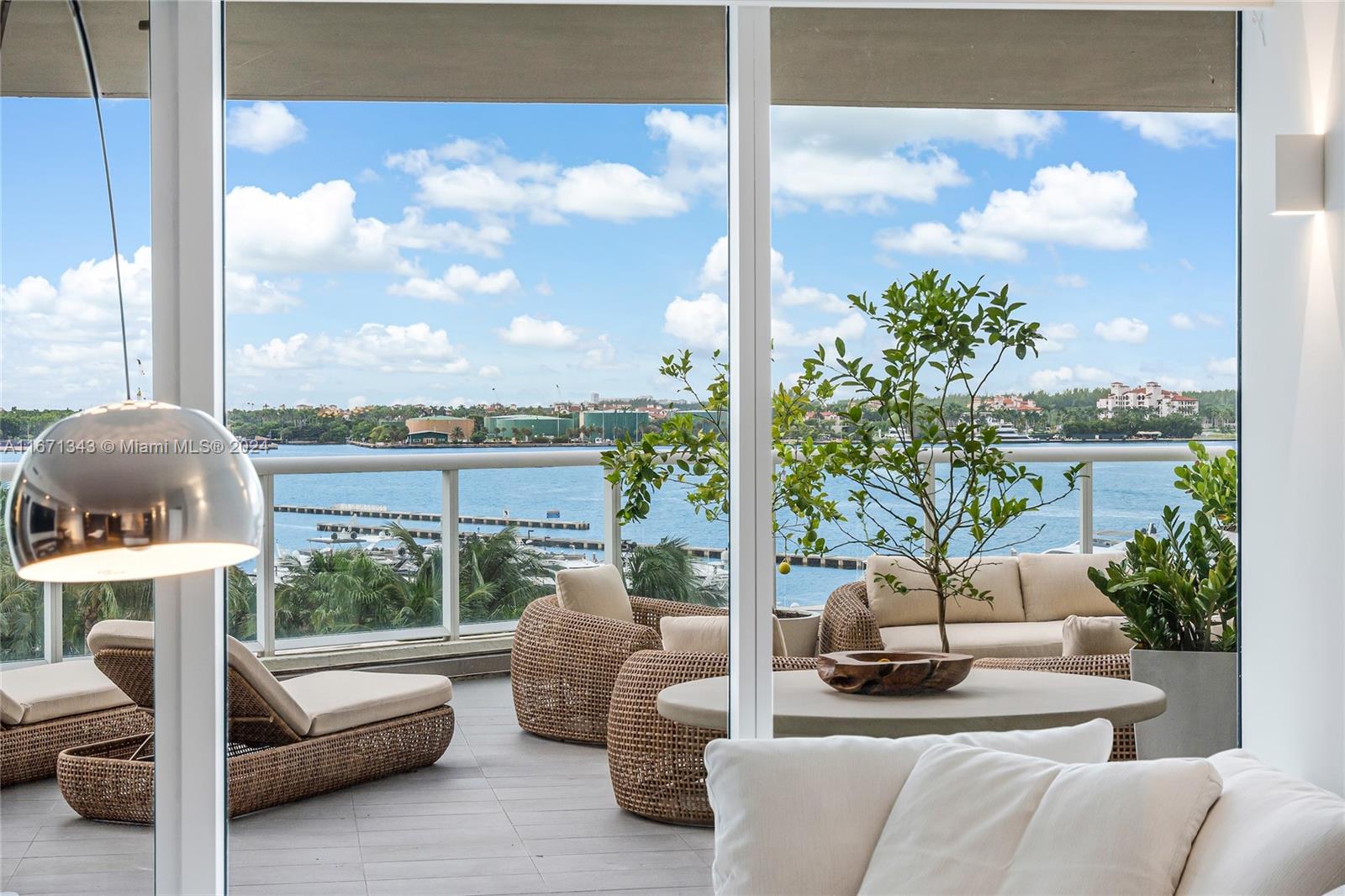 ICON CONDO - Residential
