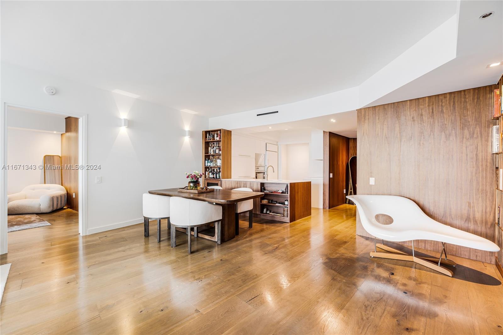 ICON CONDO - Residential