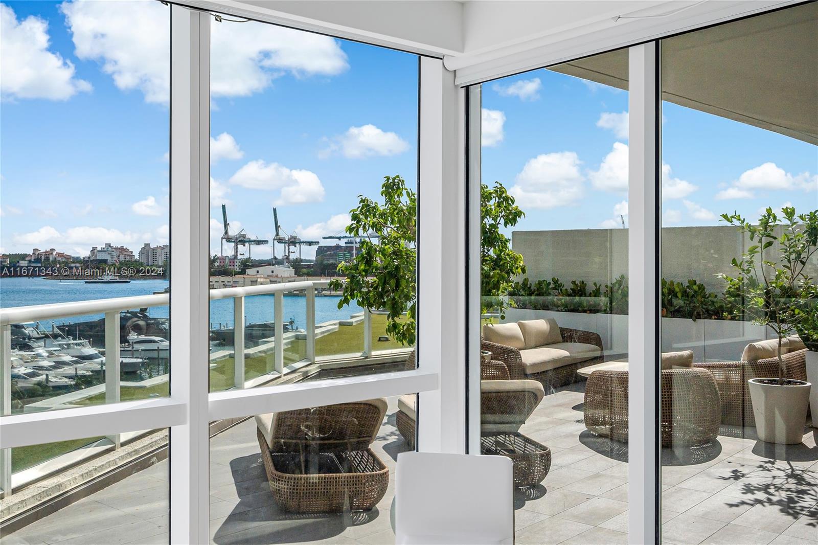 ICON CONDO - Residential
