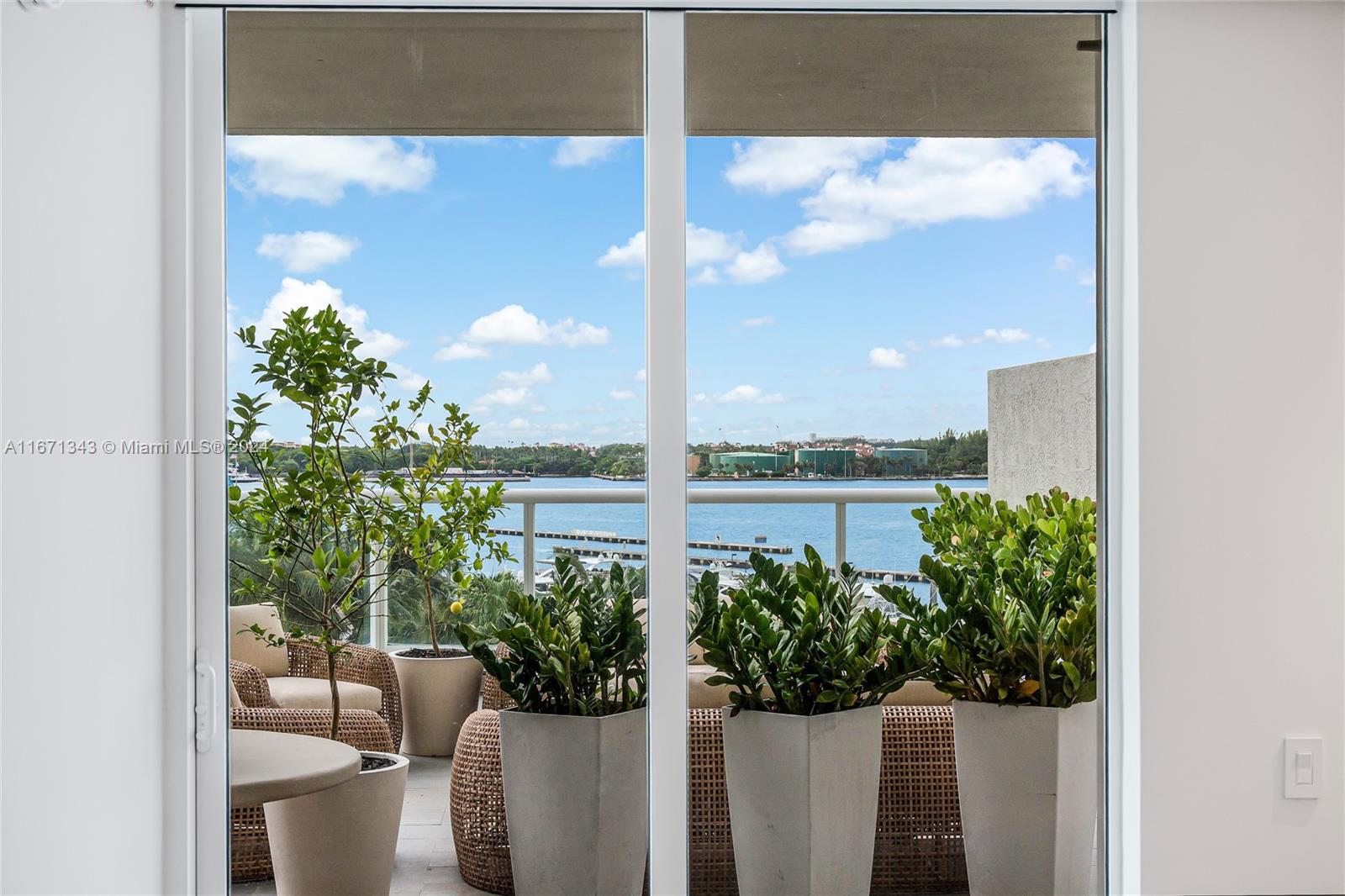 ICON CONDO - Residential