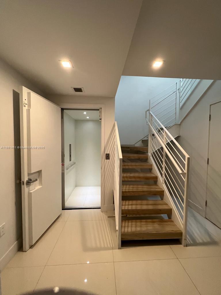 BAY HARBOUR ISLAND - Residential Lease
