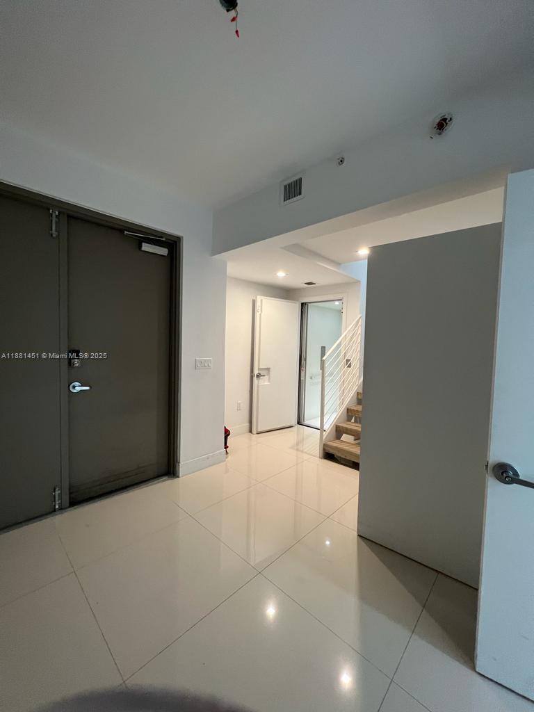 BAY HARBOUR ISLAND - Residential Lease