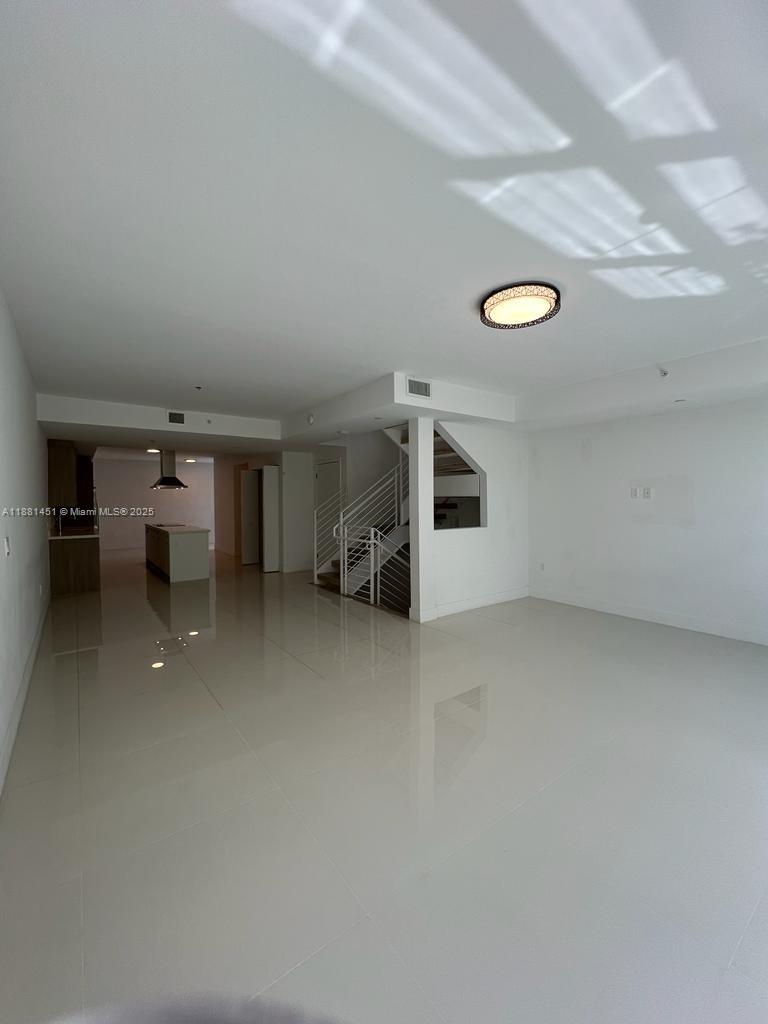 BAY HARBOUR ISLAND - Residential Lease