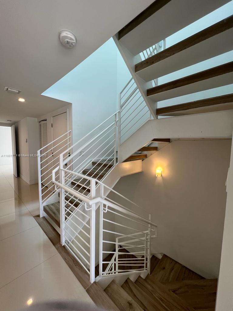 BAY HARBOUR ISLAND - Residential Lease