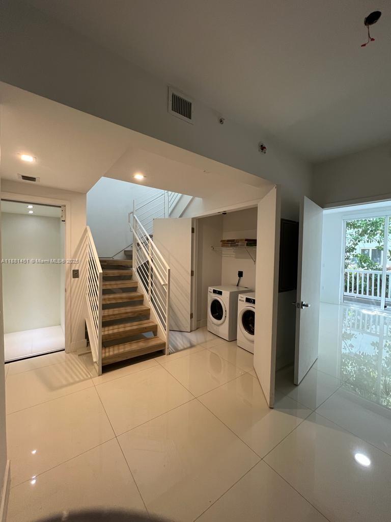 BAY HARBOUR ISLAND - Residential Lease