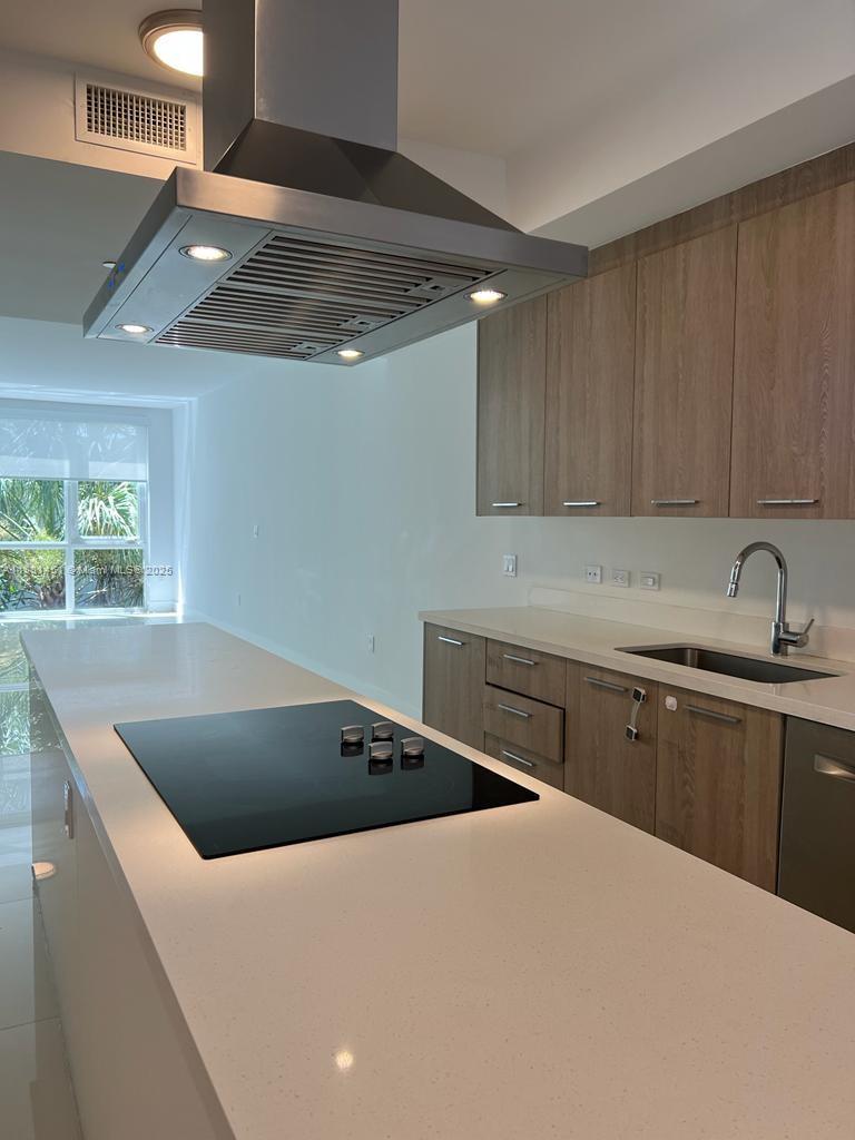 BAY HARBOUR ISLAND - Residential Lease
