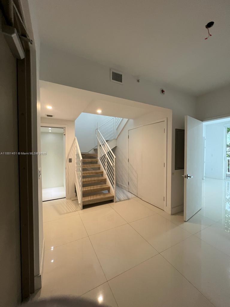 BAY HARBOUR ISLAND - Residential Lease