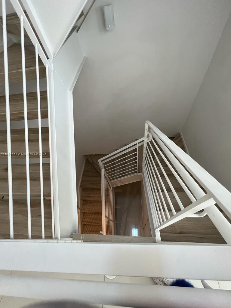 BAY HARBOUR ISLAND - Residential Lease