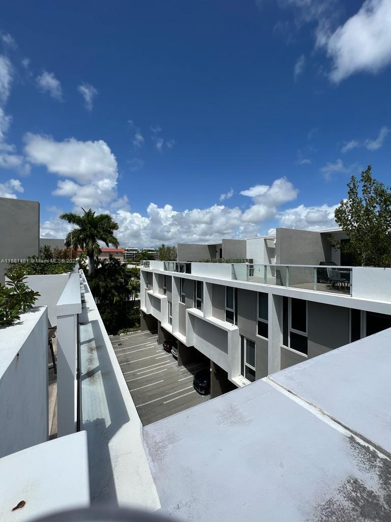 BAY HARBOUR ISLAND - Residential Lease