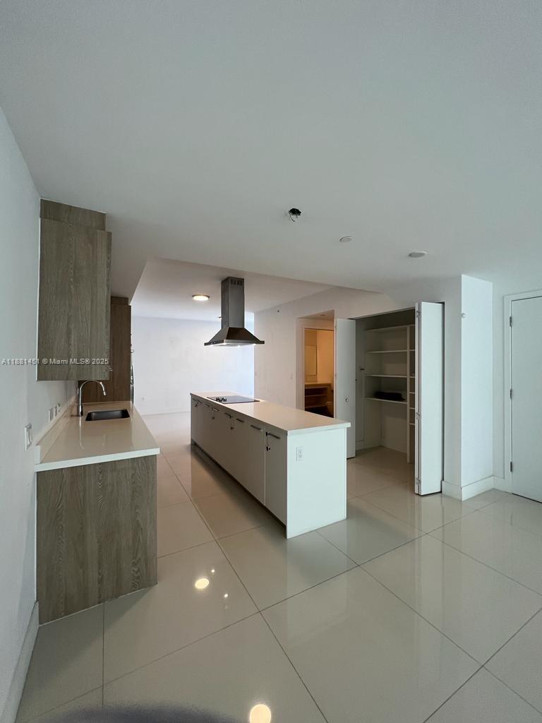BAY HARBOUR ISLAND - Residential Lease