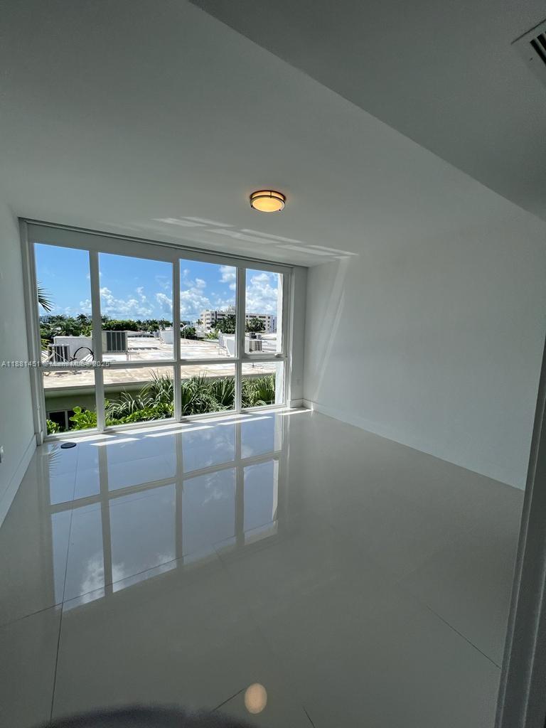BAY HARBOUR ISLAND - Residential Lease