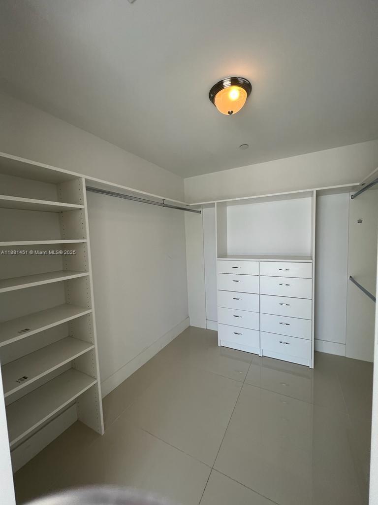 BAY HARBOUR ISLAND - Residential Lease