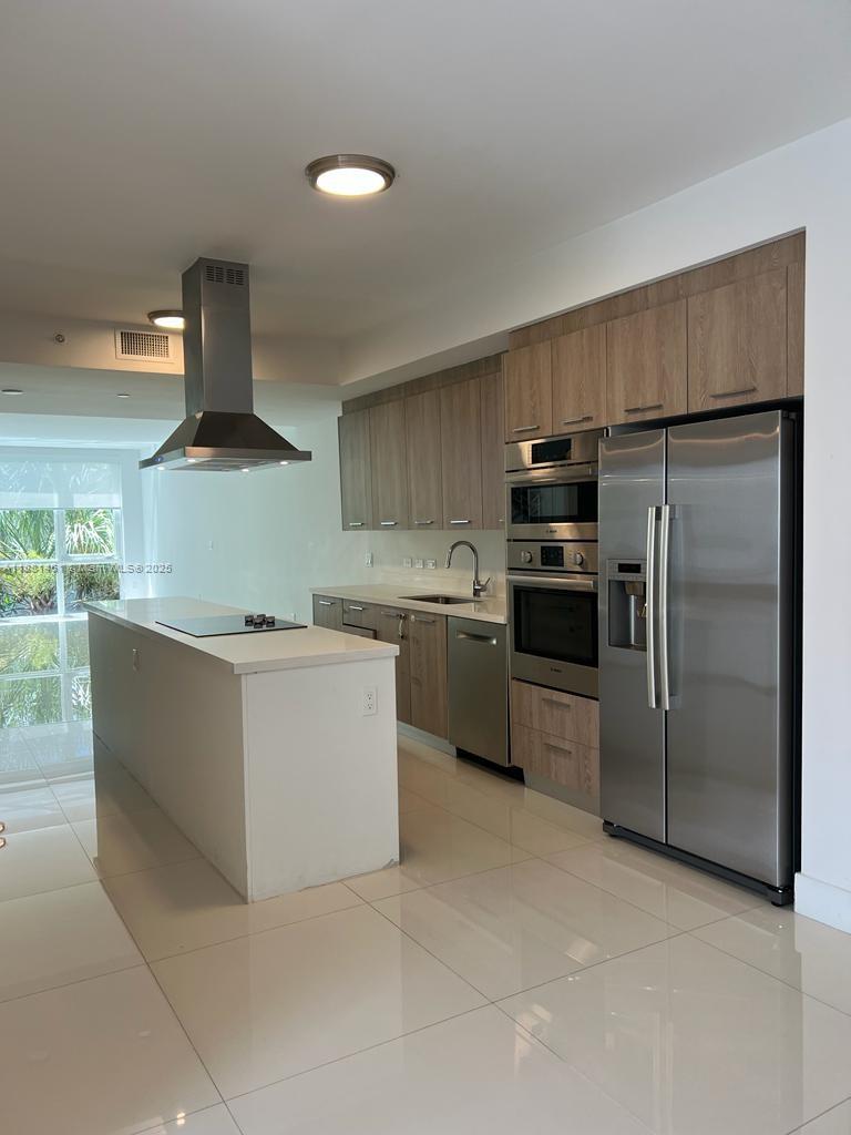 BAY HARBOUR ISLAND - Residential Lease