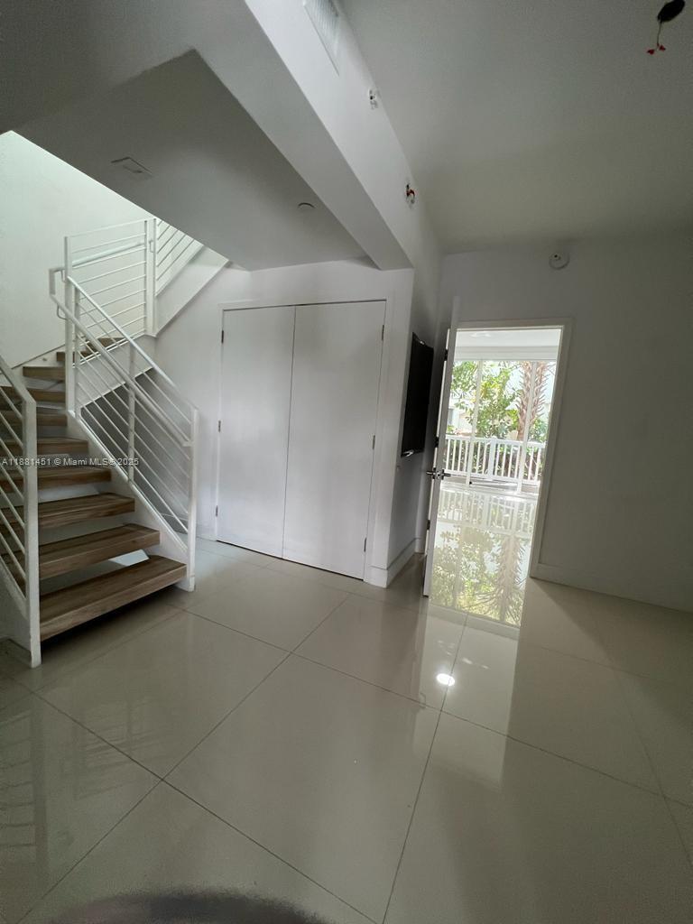 BAY HARBOUR ISLAND - Residential Lease
