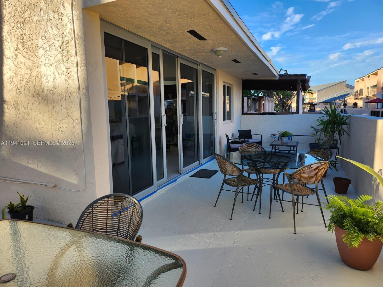 OAKVIEW CONDO #4 - Residential