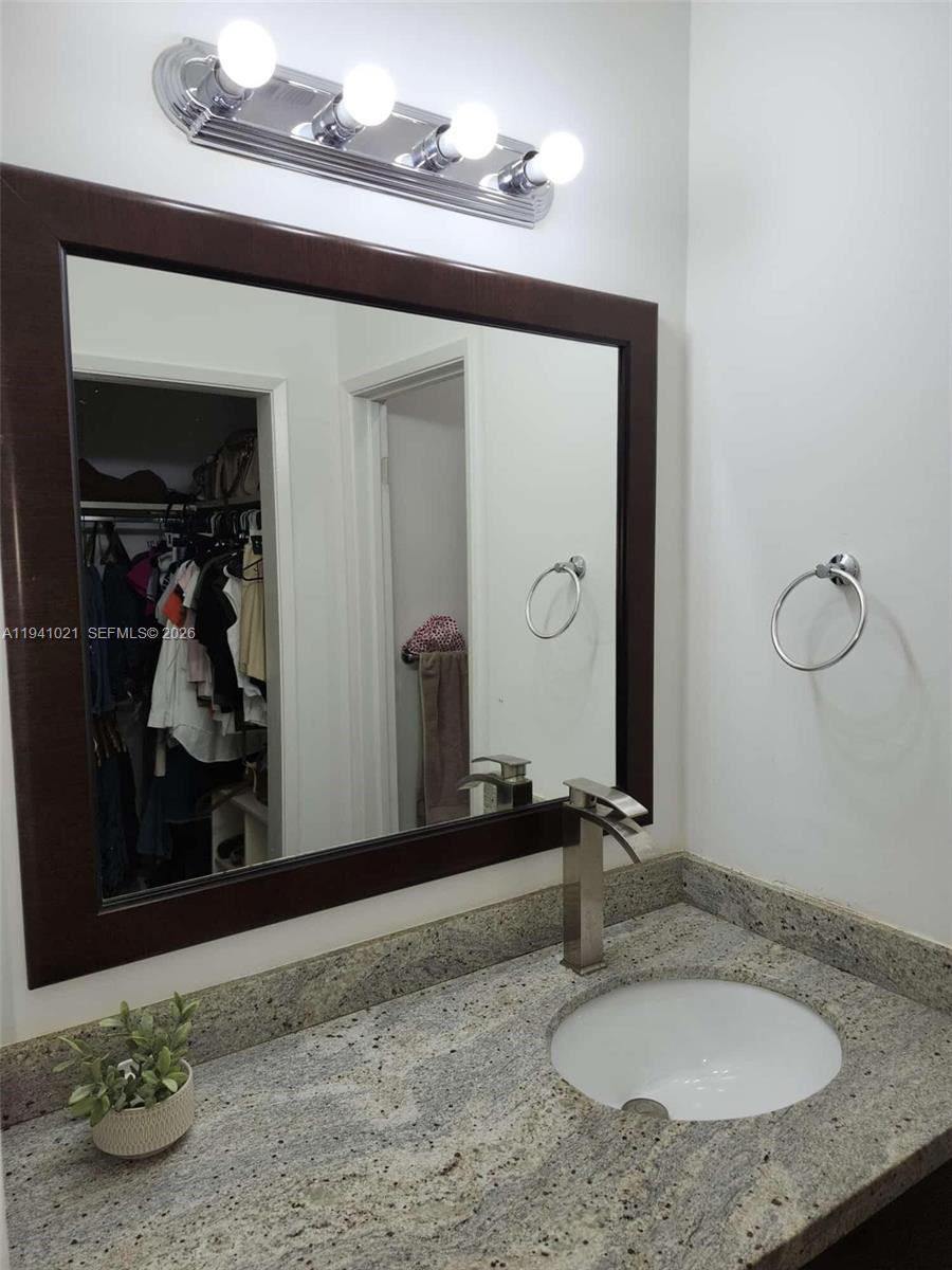 OAKVIEW CONDO #4 - Residential