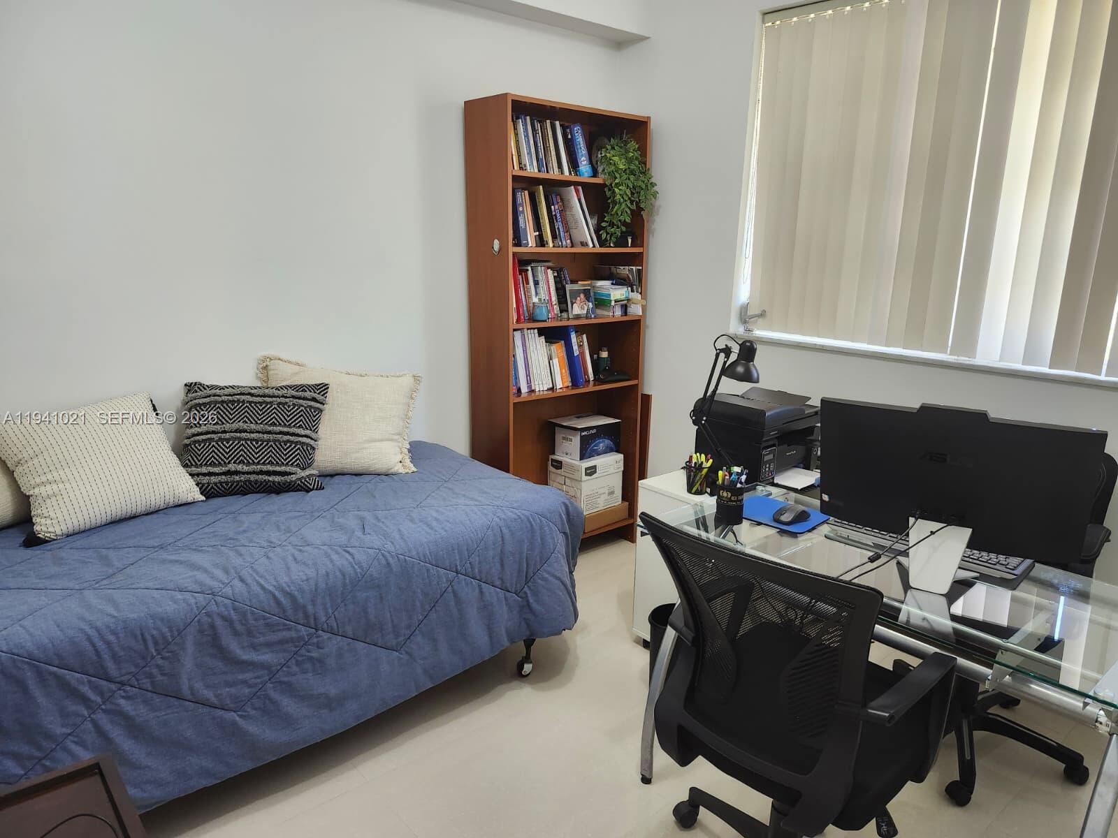 OAKVIEW CONDO #4 - Residential