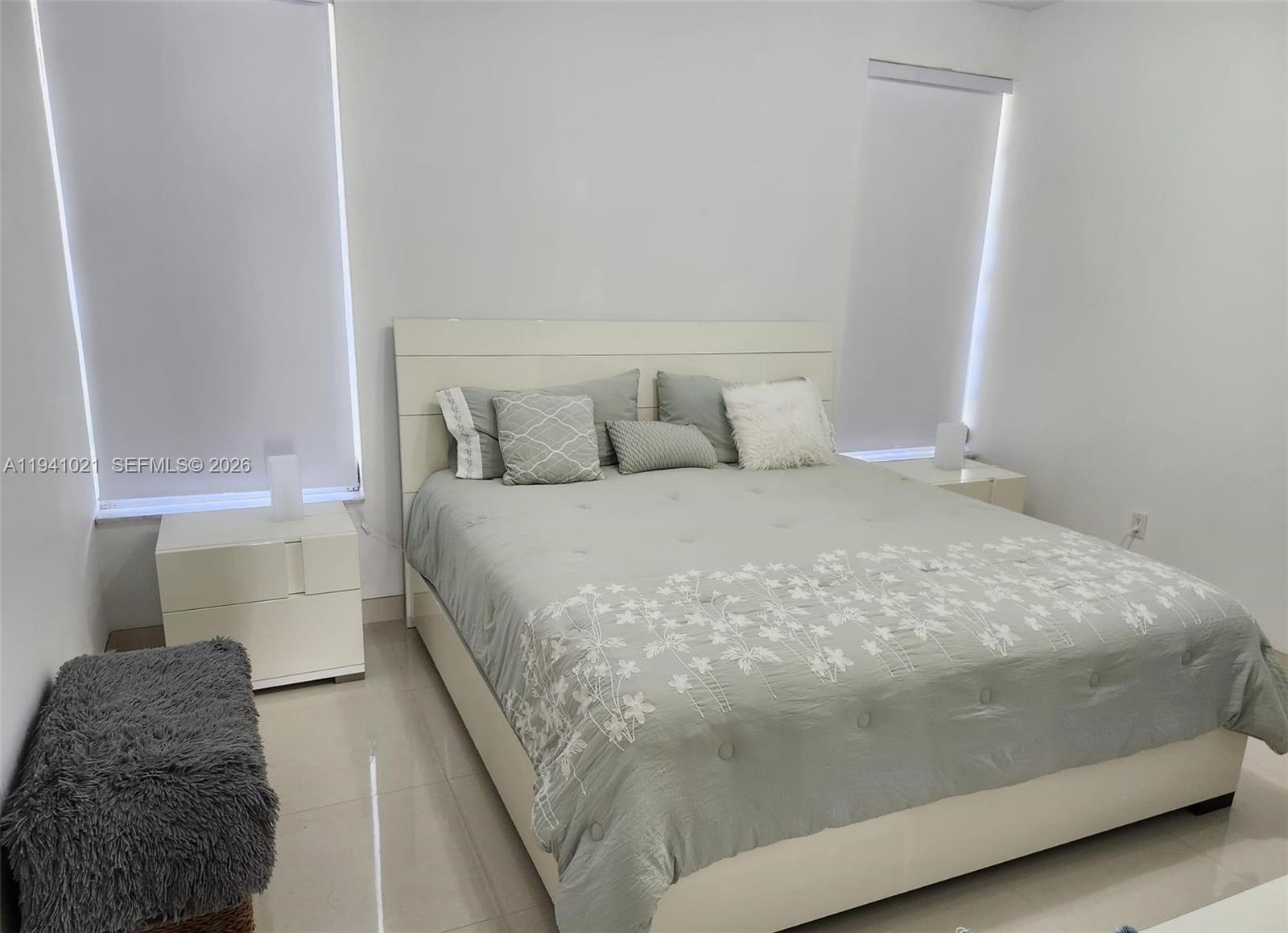 OAKVIEW CONDO #4 - Residential