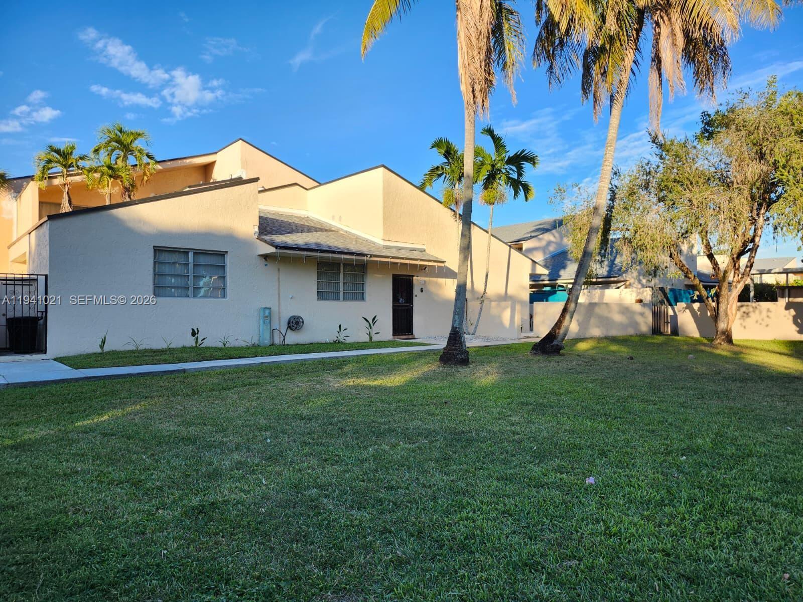 OAKVIEW CONDO #4 - Residential