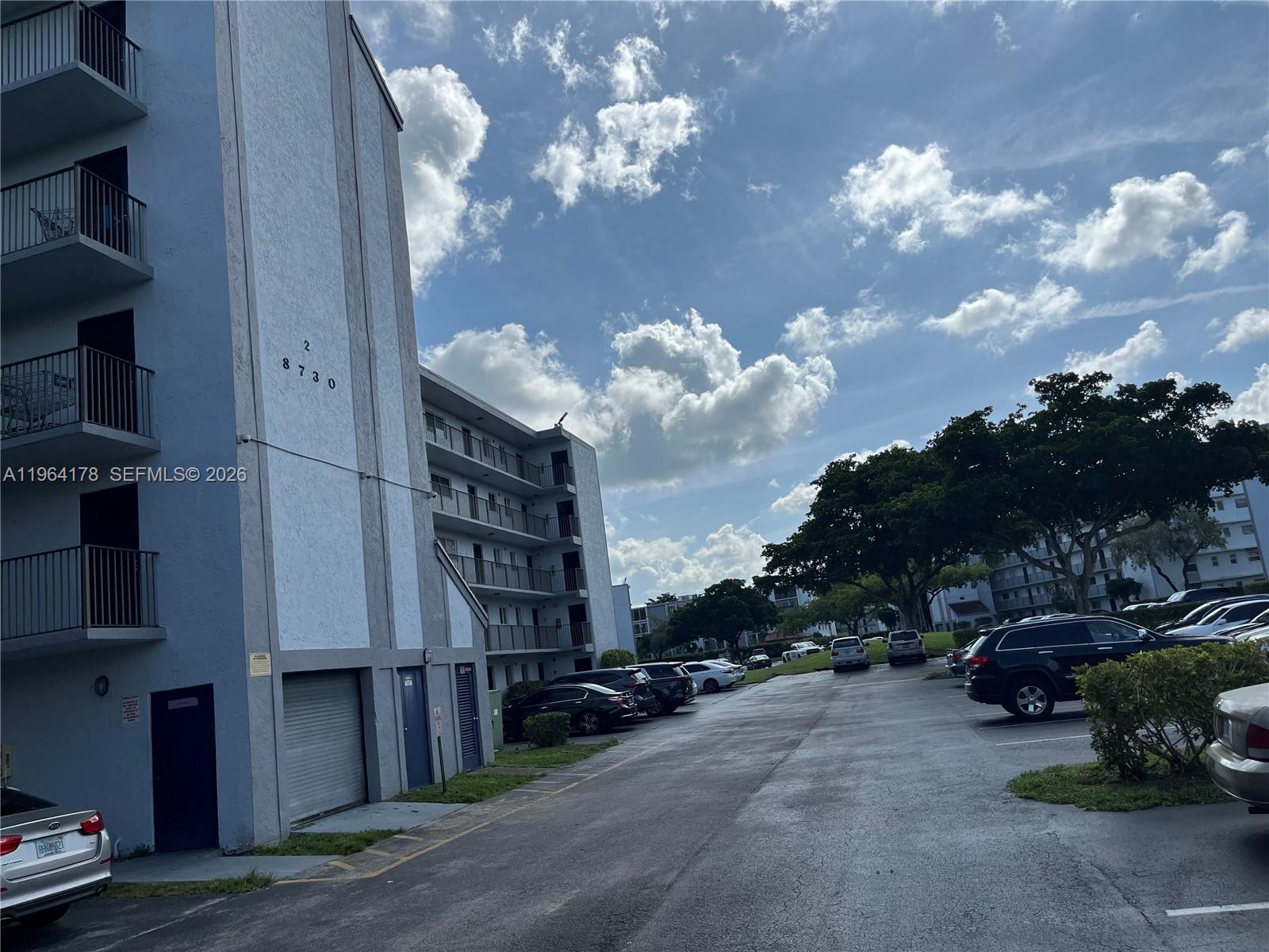 LAKESHORE AT UNIVERSITY P - Residential