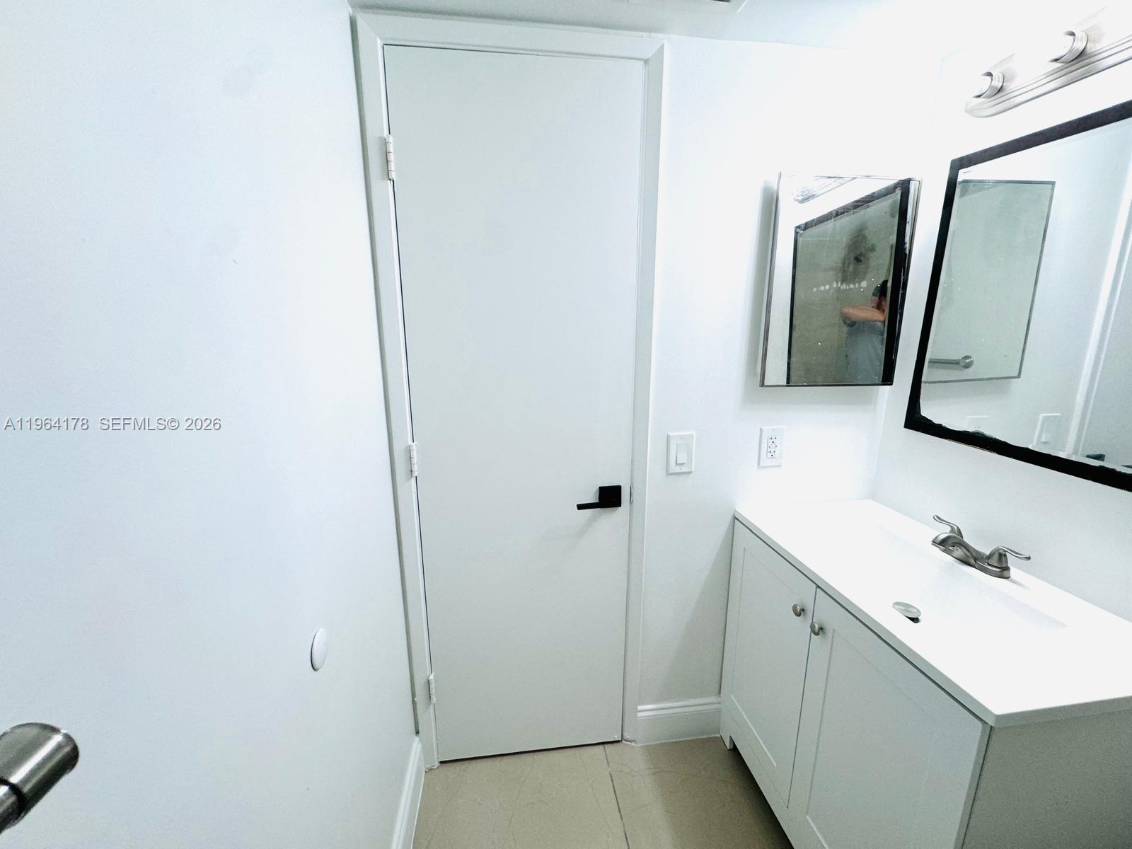 LAKESHORE AT UNIVERSITY P - Residential