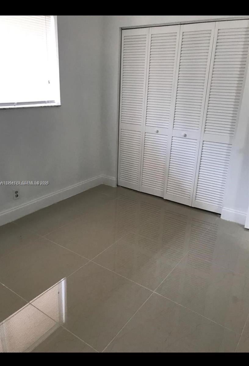 LAKESHORE AT UNIVERSITY P - Residential