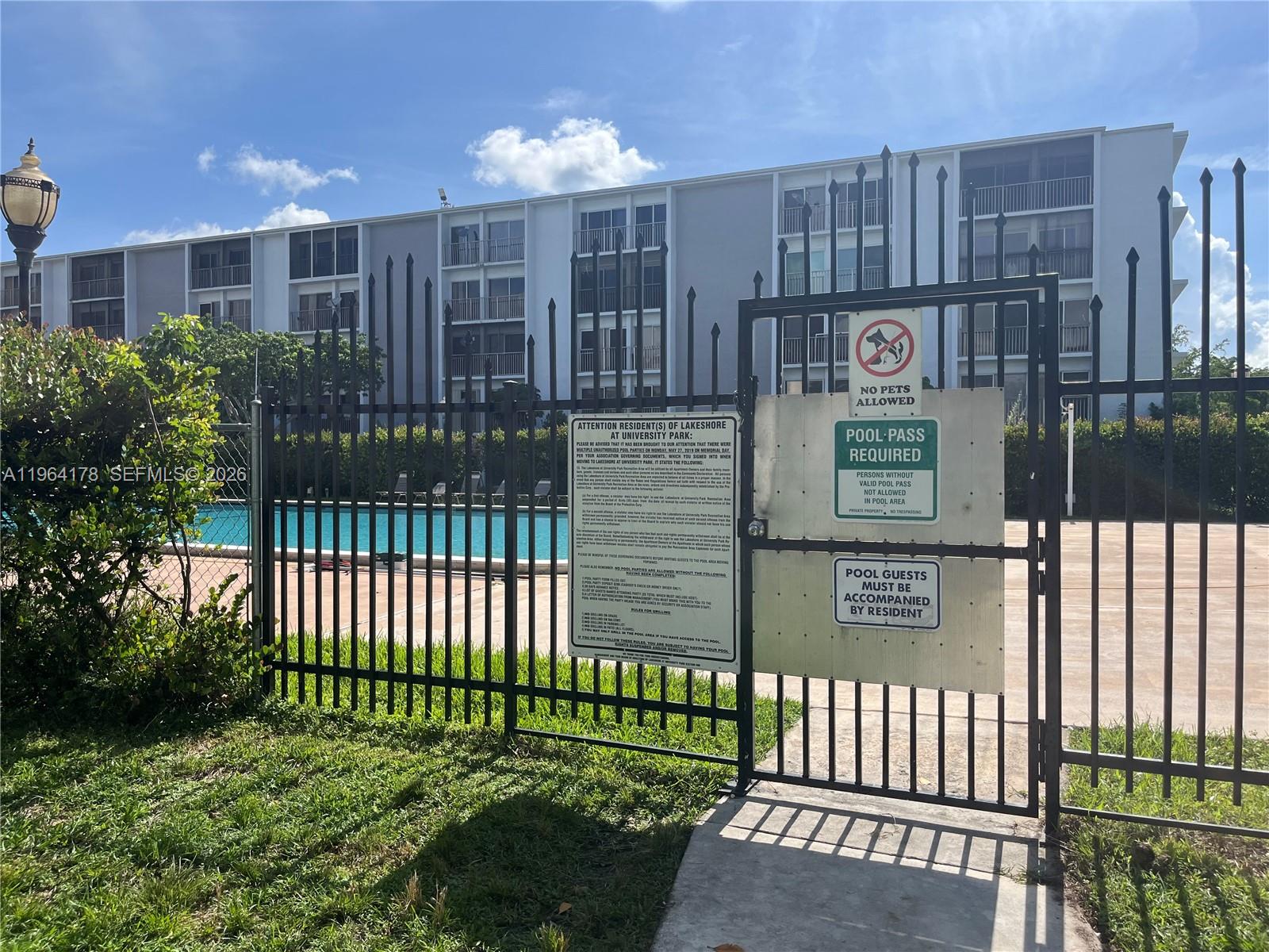 LAKESHORE AT UNIVERSITY P - Residential