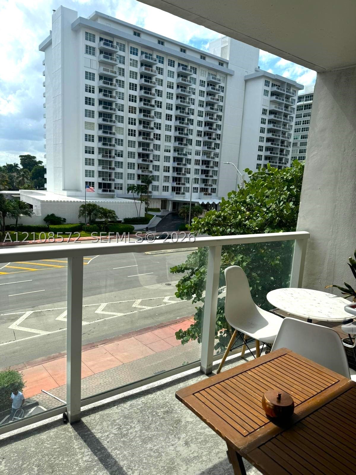5701 Collins Ave 301
