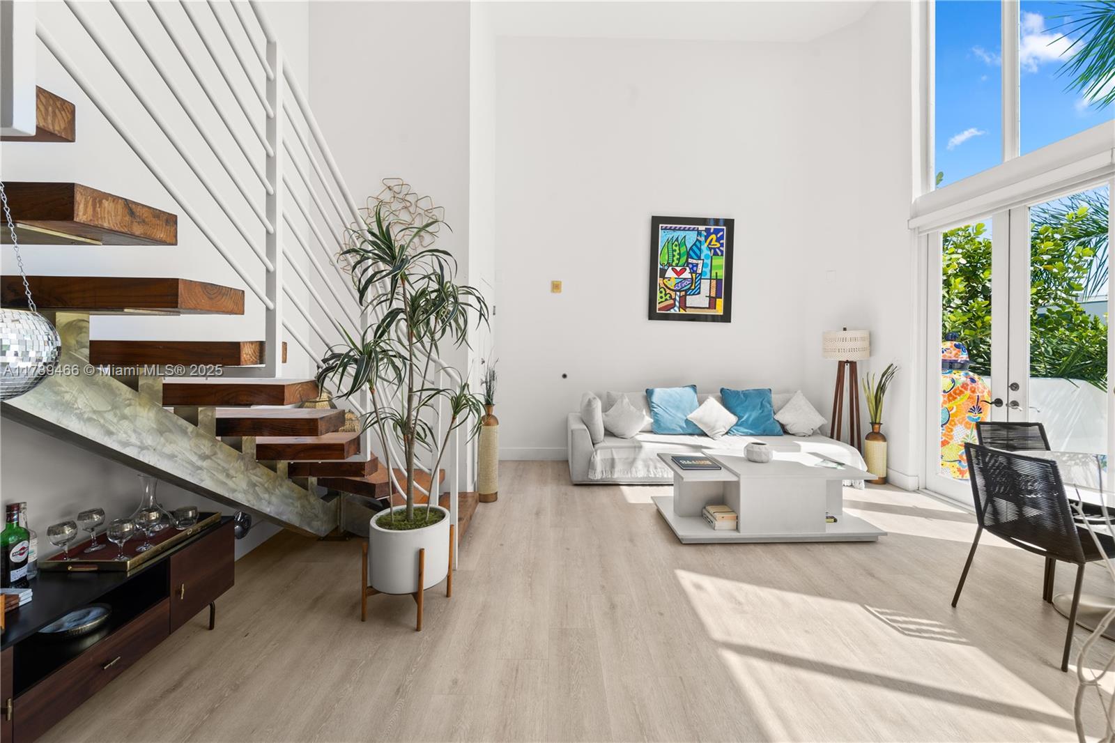 1428 West Ave 404