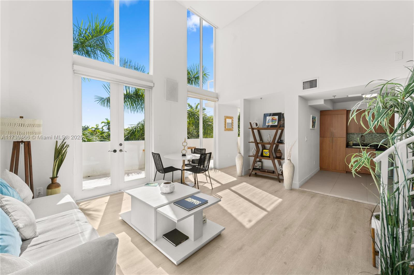1428 West Ave 404