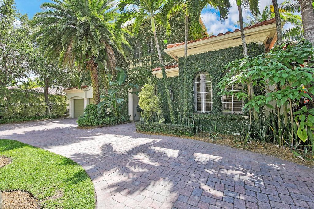 Photo of 1128 San Michele Way, Palm Beach Gardens, FL 33418 (MLS # A11395483)