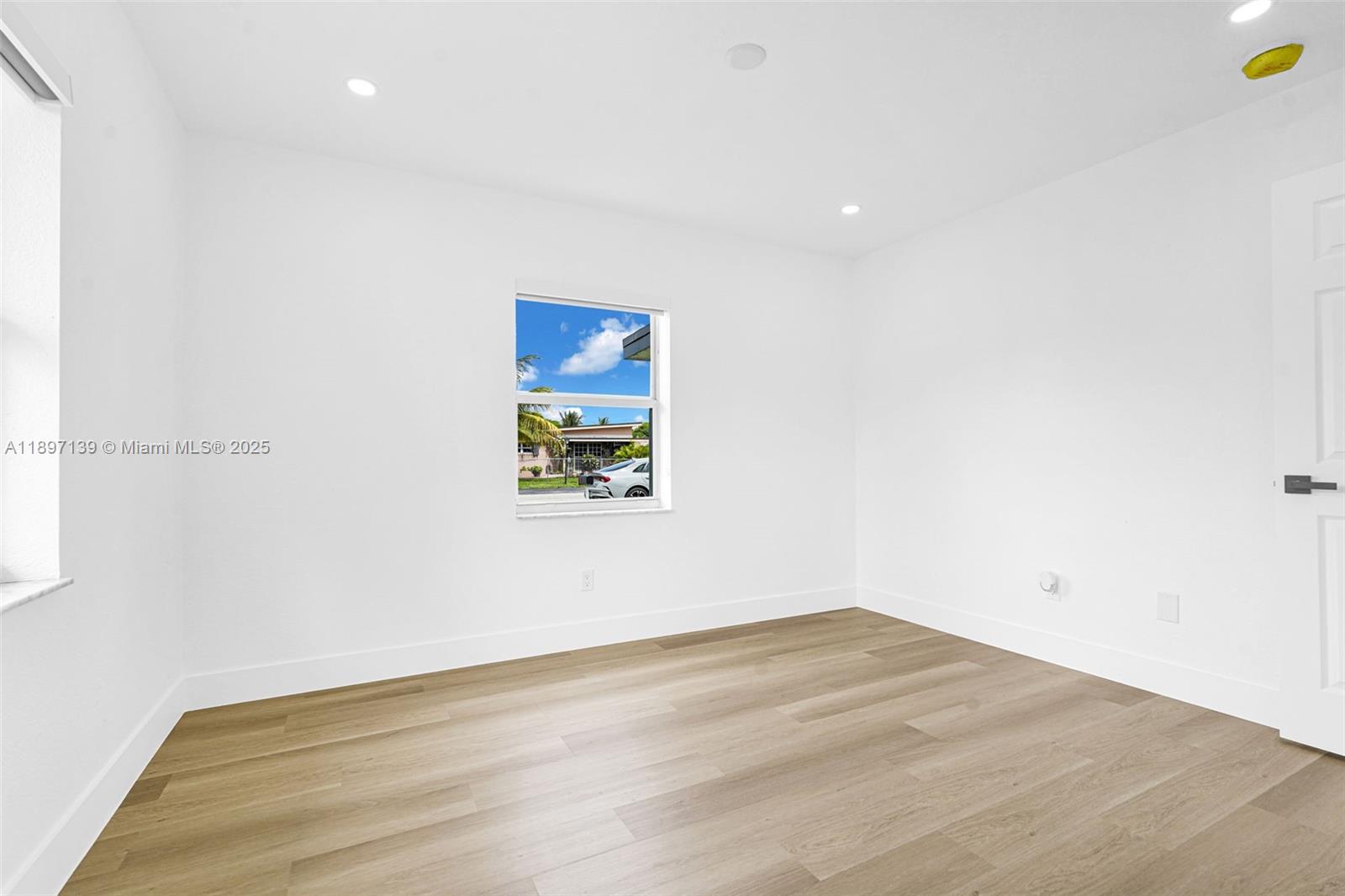 NICHOLS GOLF ESTATES - Residential