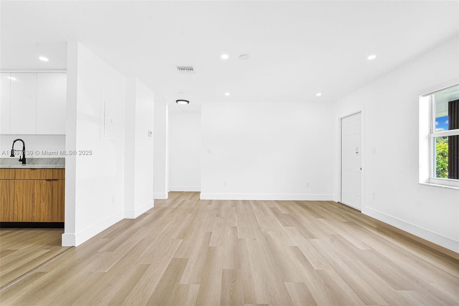 NICHOLS GOLF ESTATES - Residential