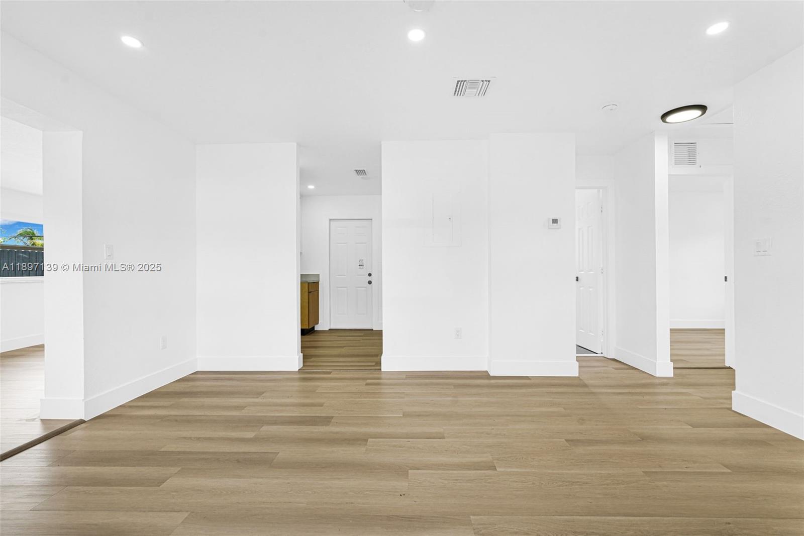 NICHOLS GOLF ESTATES - Residential