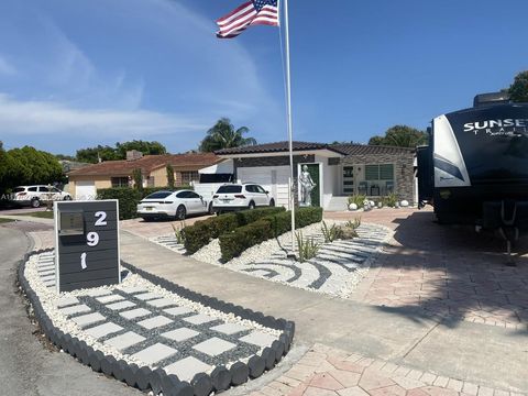 291 Cir Dr Hialeah FL 33010