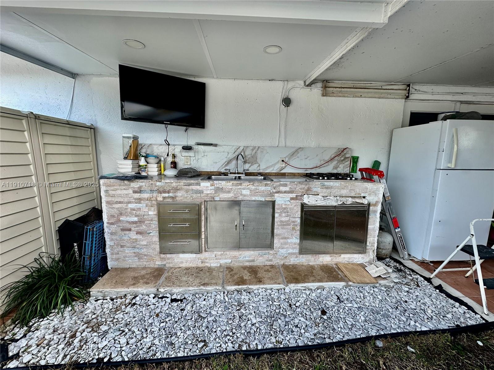 MONTERREY 5TH ADDN - Residential Lease