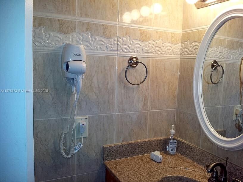 THE AVENTURA BEACH CLUB C - Residential
