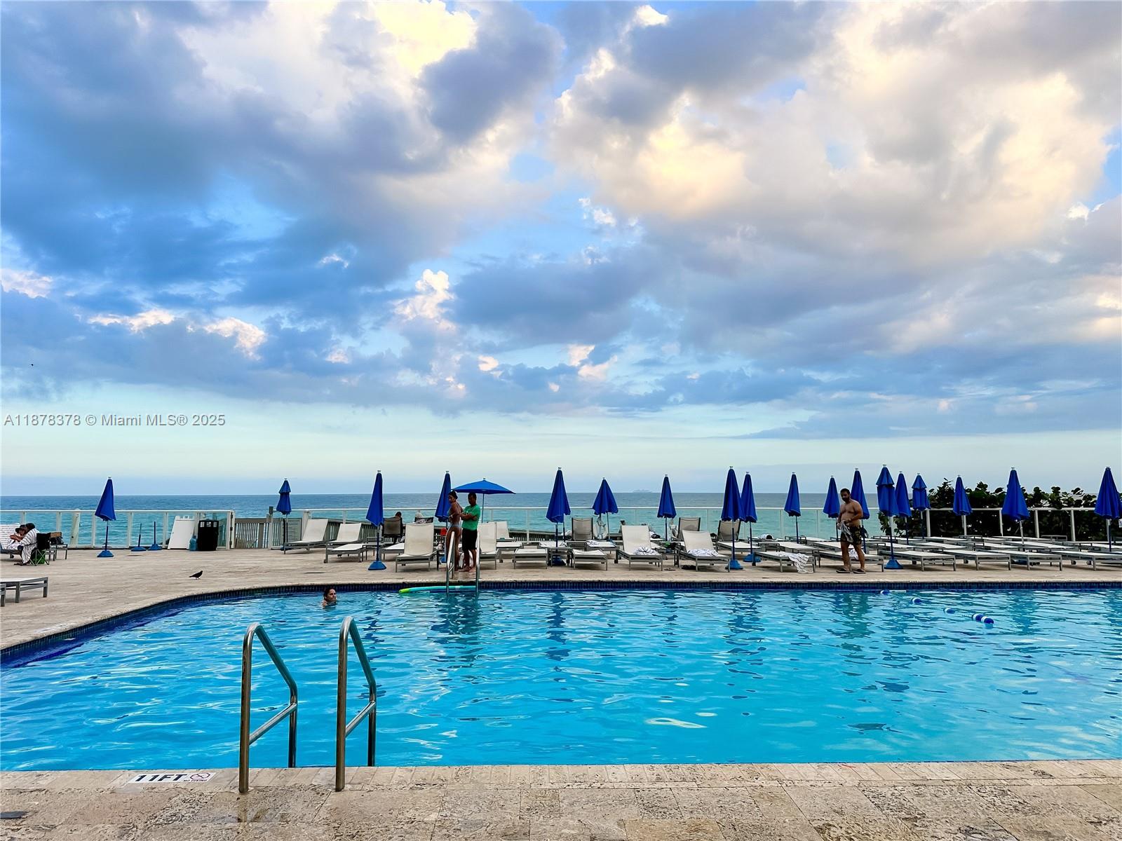 THE AVENTURA BEACH CLUB C - Residential