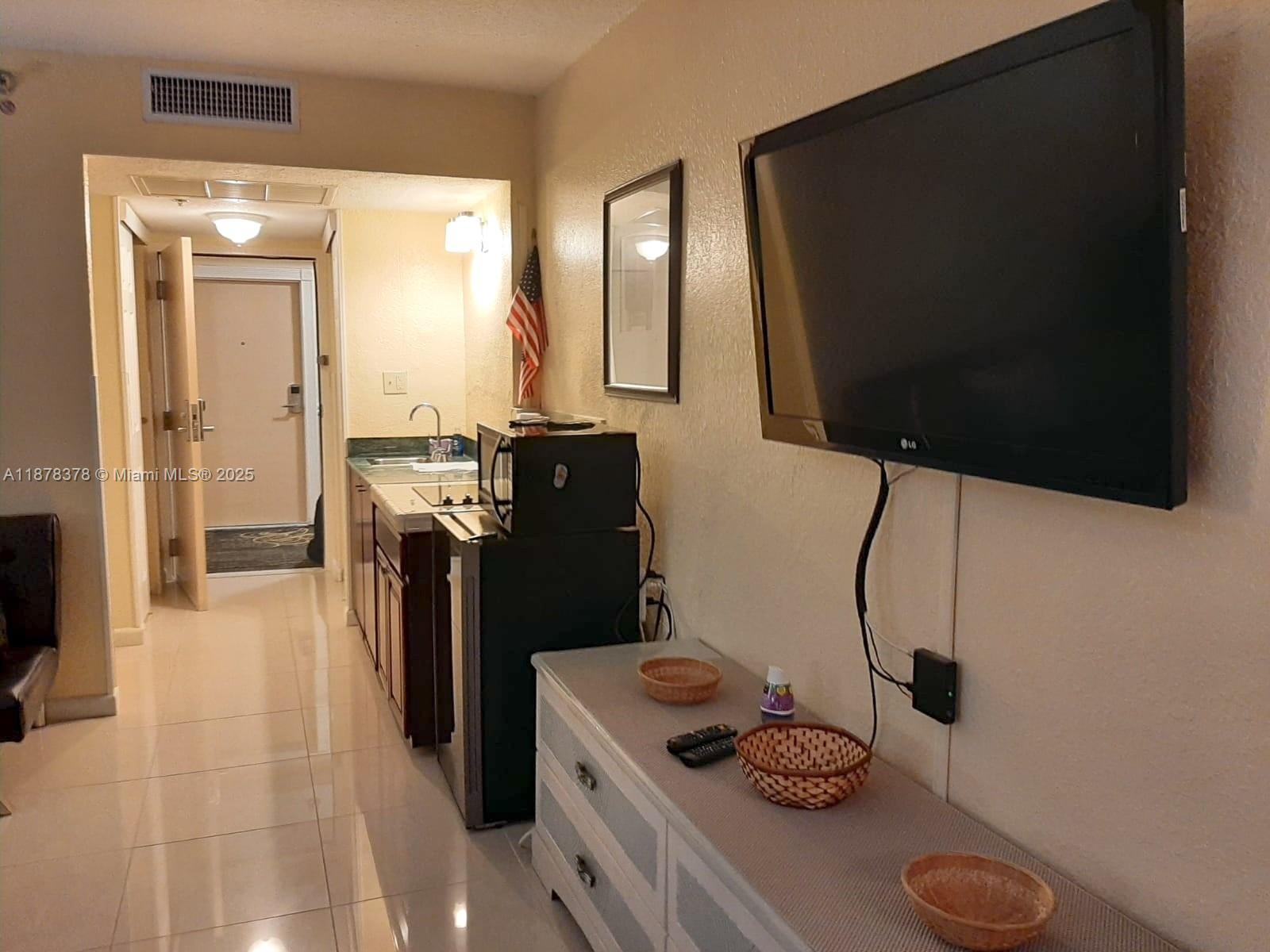 THE AVENTURA BEACH CLUB C - Residential