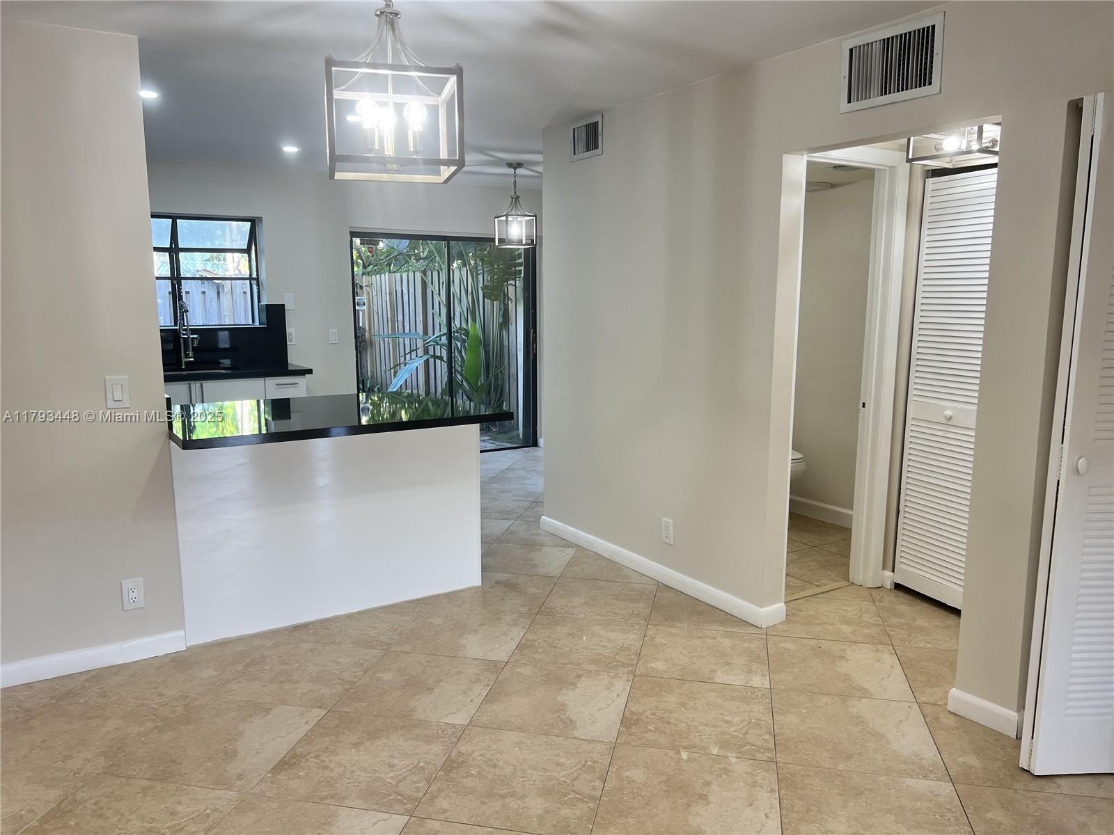 331 City View Dr 331