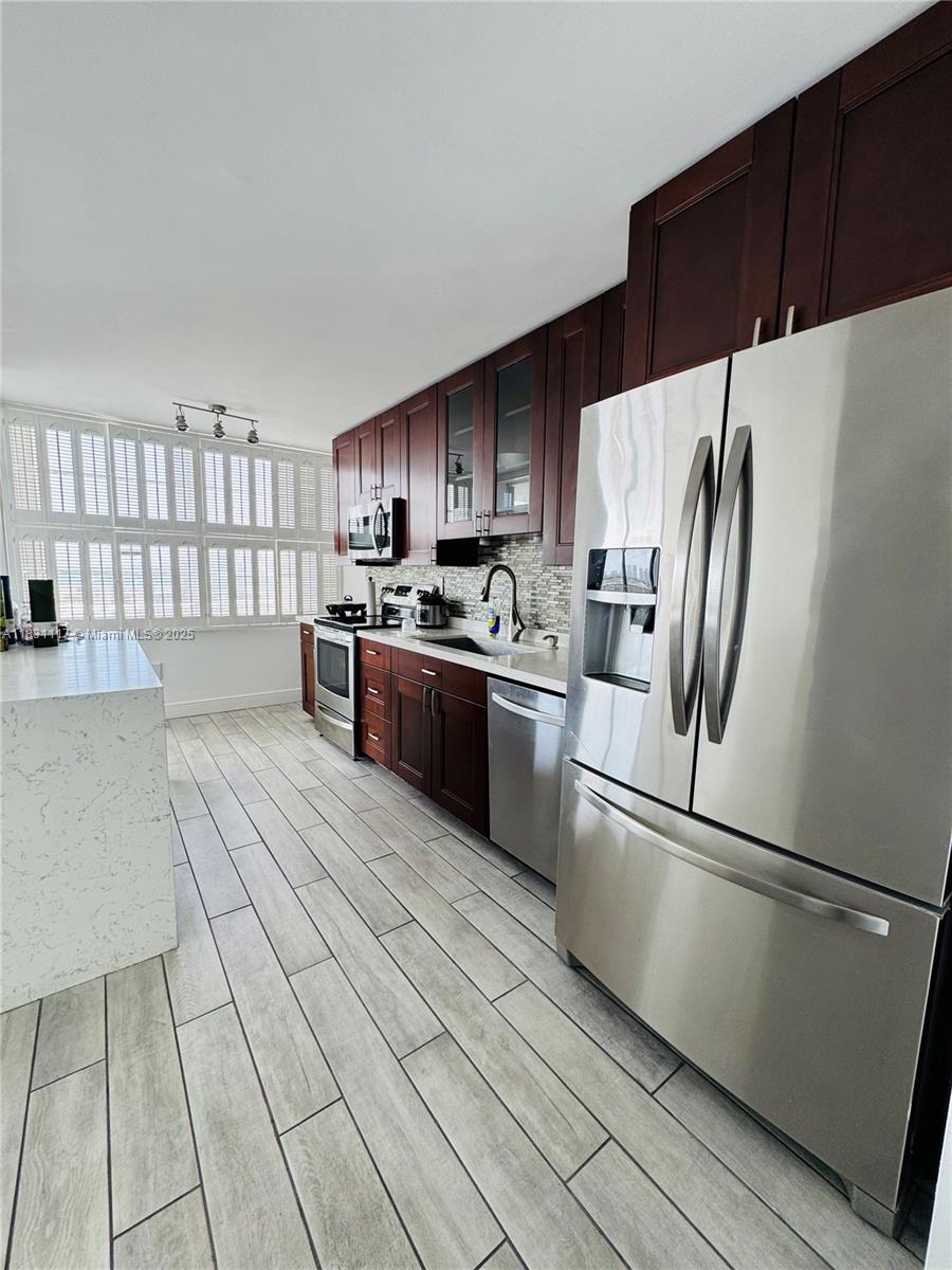 18031 Biscayne Blvd 1001