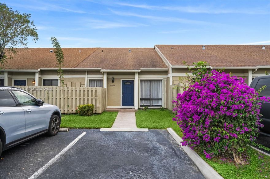 SPACIOUS (1500+ SQ FT +)  AND VERY WELL MAINTAINED 3 BEDROOM 2 BATH TOWNHOUSE LOCATED IN THE BEST SPOT IN "SOUTHPOINT OF WELLEBY". STEPS TO POOL, TENNIS AND PLAYGROUND.  MODERN UPDATED KITCHEN W/ FULL SIZE STACKABLE LG WASHER/DRYER, PRIVACY FENCED BACK AREA . LOW MAINTENANCE FEE! PETS ALLOWED