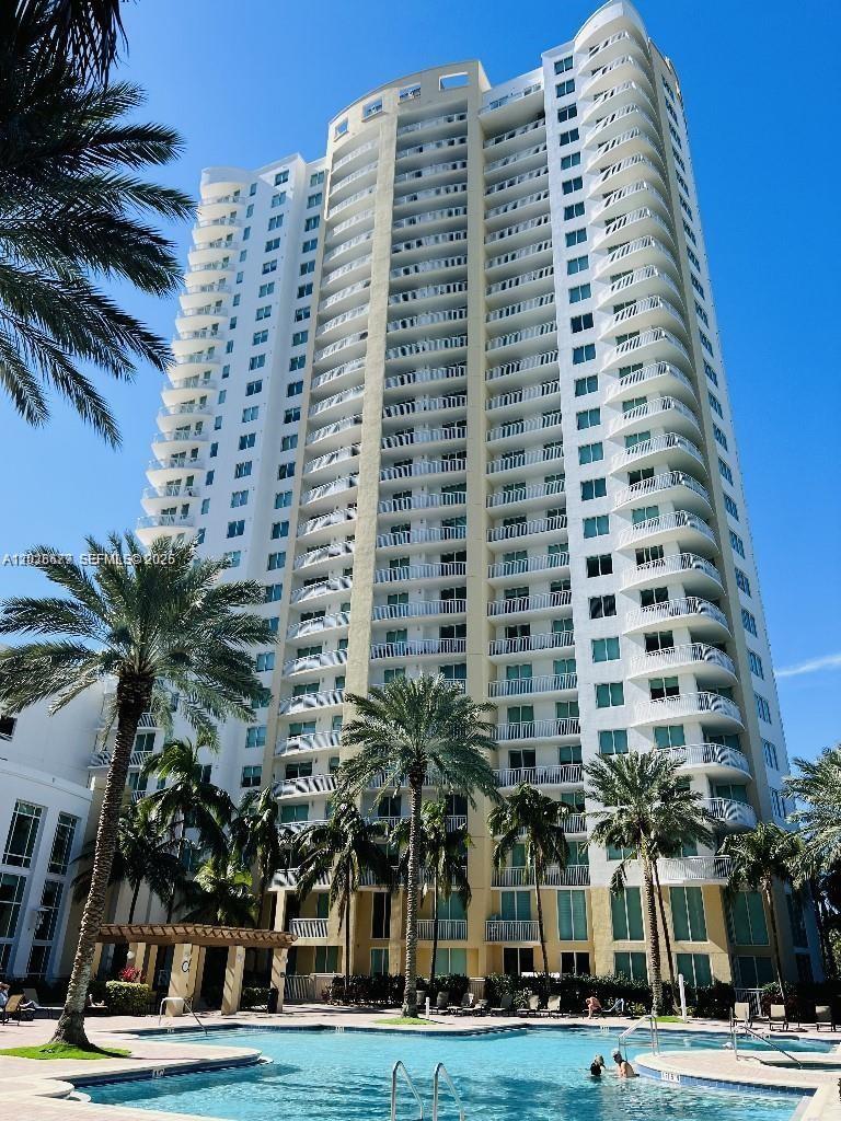 DUO CONDOMINIUM WEST - Residential