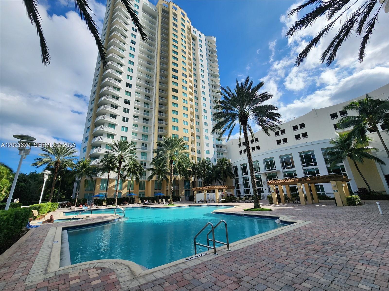 DUO CONDOMINIUM WEST - Residential
