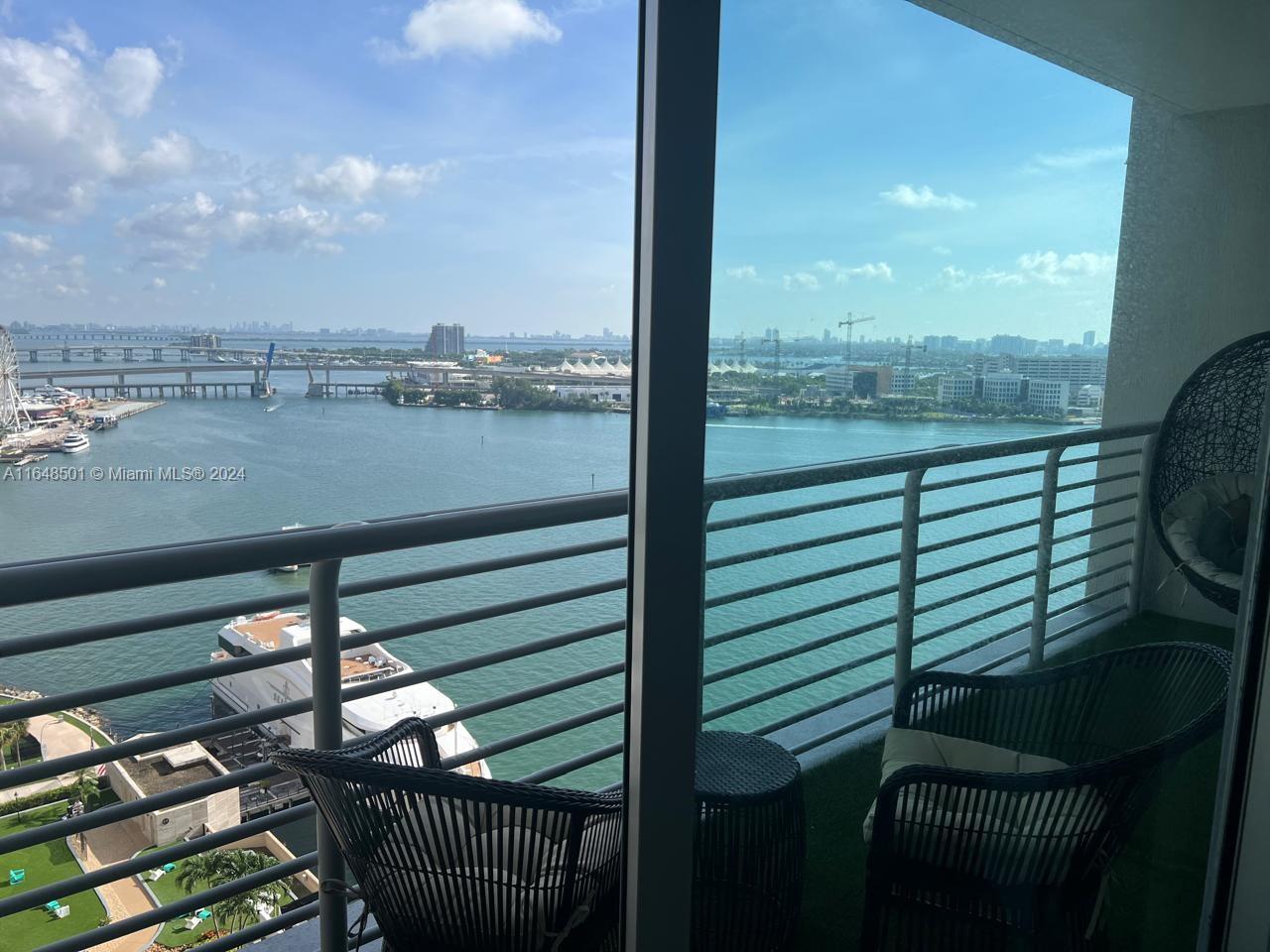Property for Sale at 335 S Biscayne Blvd 2010, Miami, Broward County, Florida - Bedrooms: 1 
Bathrooms: 1  - $590,000