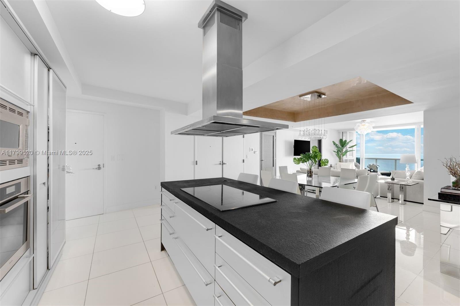 TRUMP ROYALE CONDO - Residential