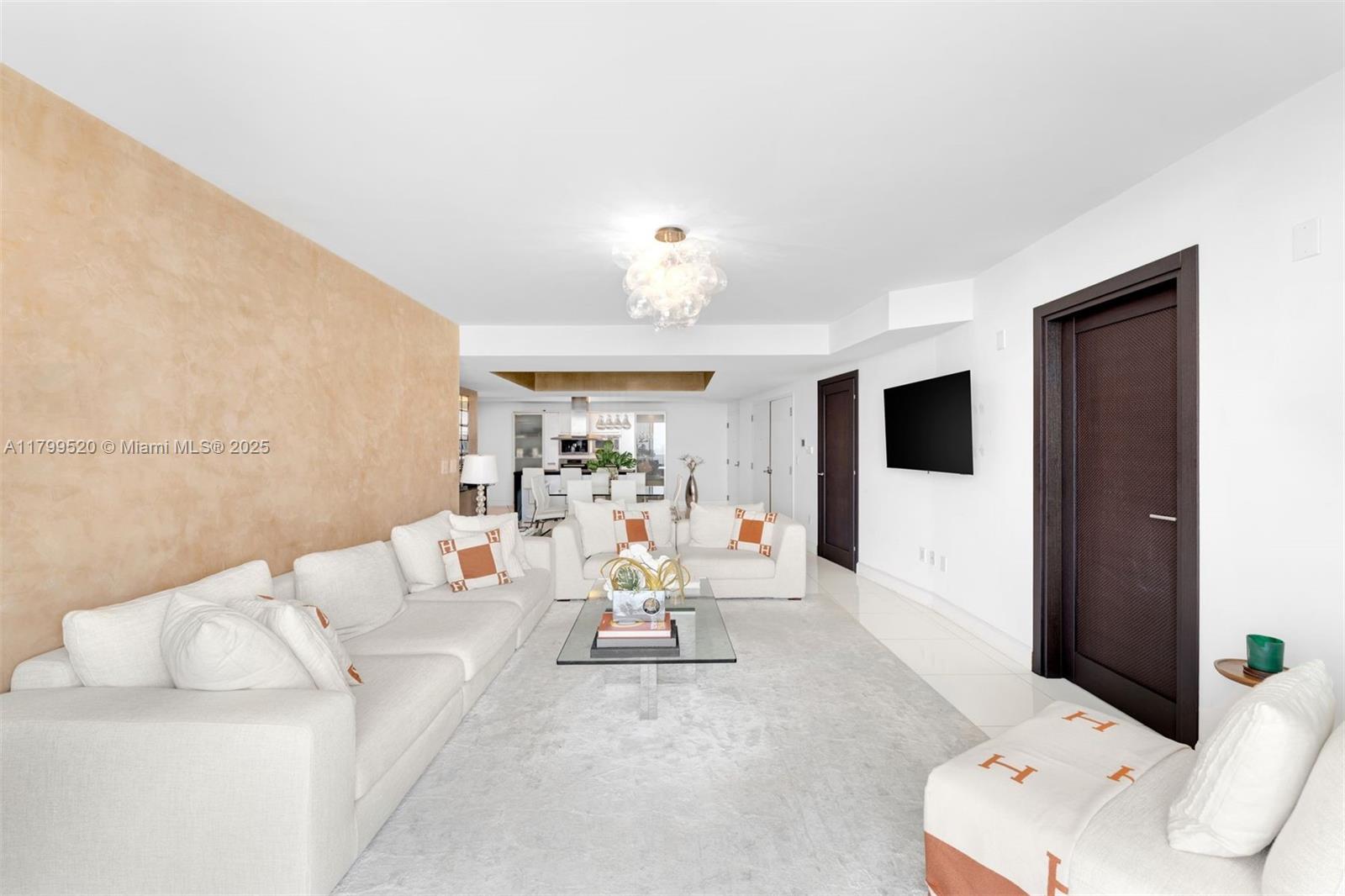 18201 Collins Ave 5206