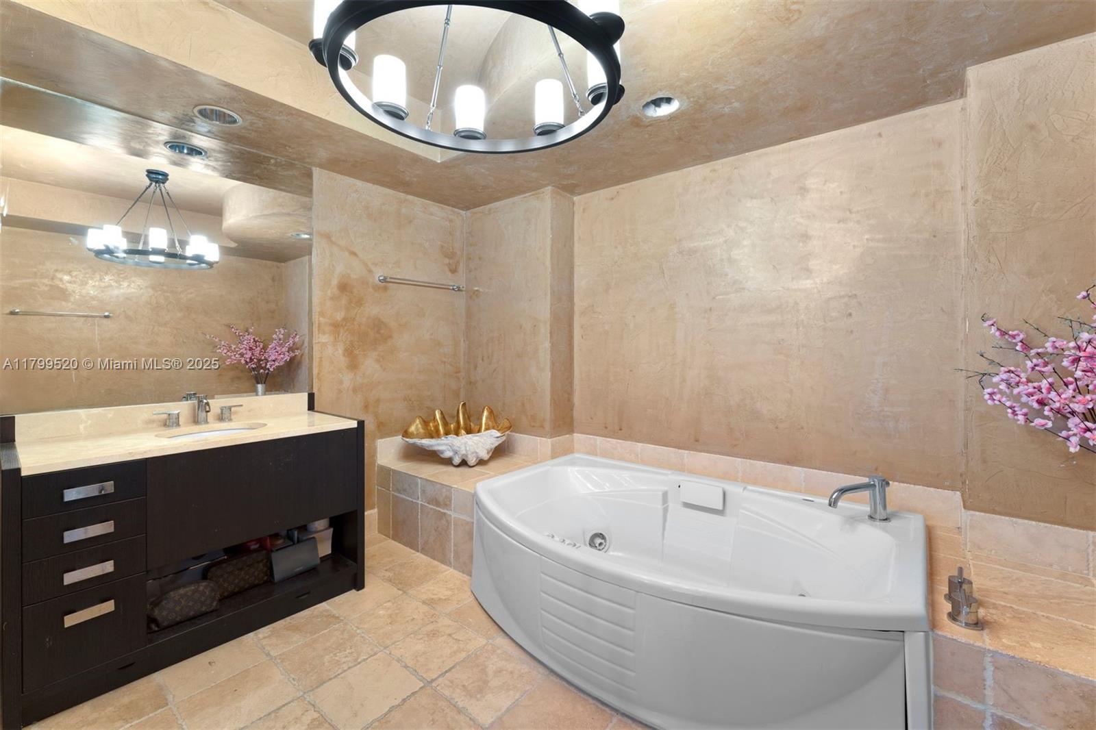 TRUMP ROYALE CONDO - Residential