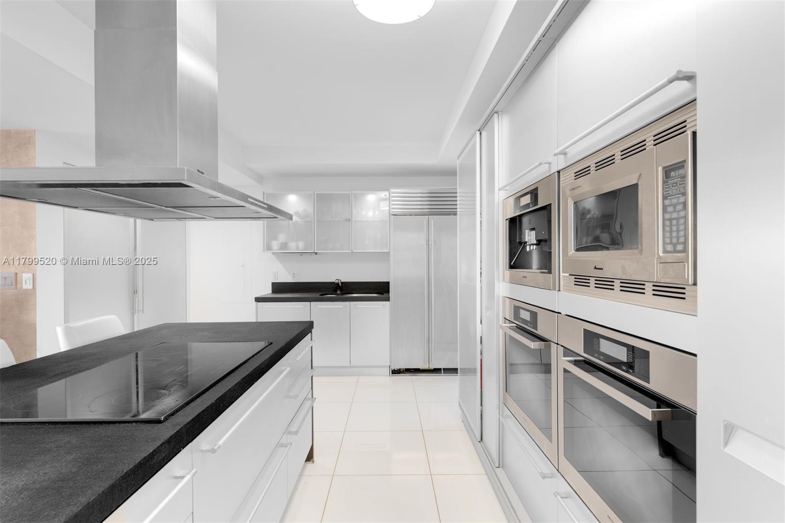 TRUMP ROYALE CONDO - Residential