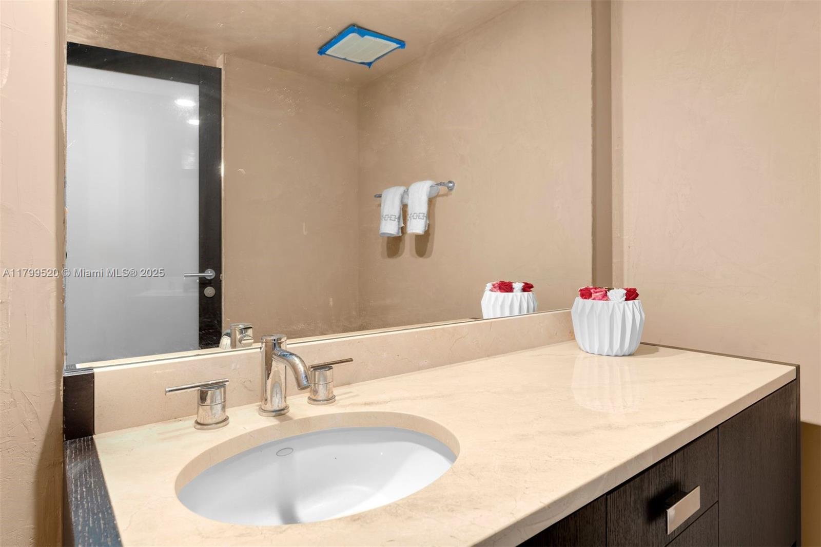 TRUMP ROYALE CONDO - Residential